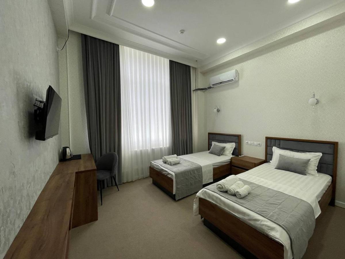 Emin Hotel Fergana Exterior photo