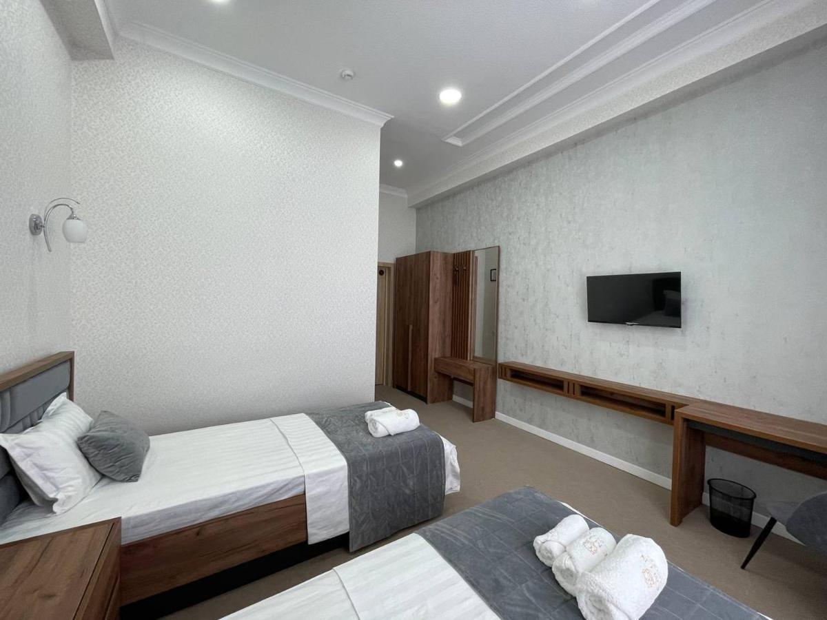 Emin Hotel Fergana Exterior photo
