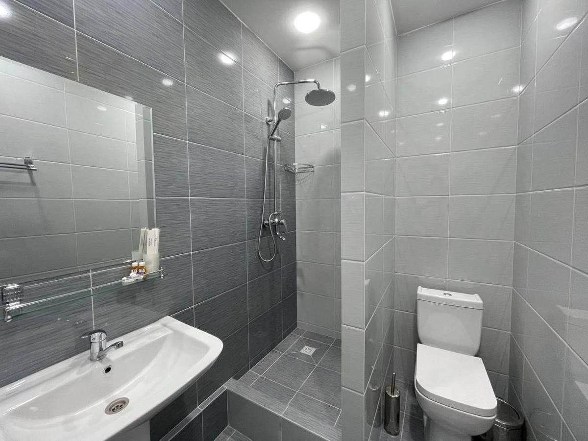 Emin Hotel Fergana Exterior photo
