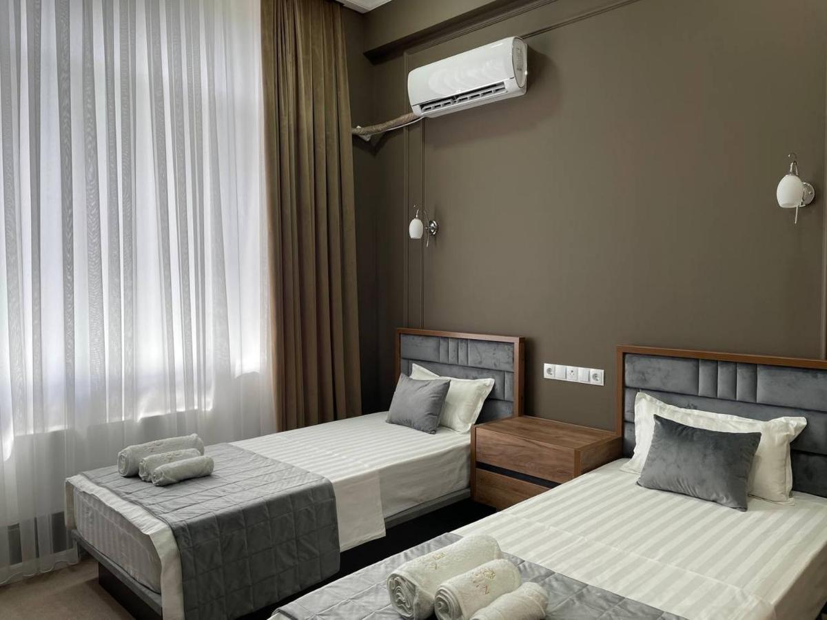 Emin Hotel Fergana Exterior photo
